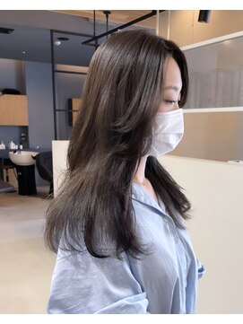 ライリー(riley) レイヤーカット＋スモーキーグレージュ