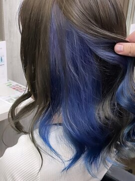 バロンビューティー(BARON Beauty) インナーカラー/ハイトーンカラー/ブルー/池袋駅/個室