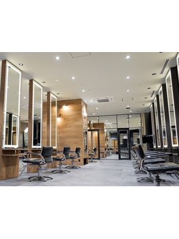 中洲川端駅直結＊常に最新のトレンドや設備を追求し上質でくつろげる空間♪併設のカフェドリンクもご提供＊