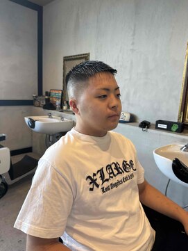 バーバーショップ フォーシーズン(BAR BER SHOP FOURSEASON) クロップスタイル/スキンフェード/バズクロップ