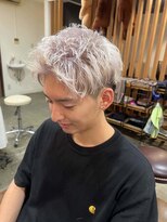 クロ(Kuro) ホワイトカラー/ダブルカラー/ケアブリーチ/ベリーショート