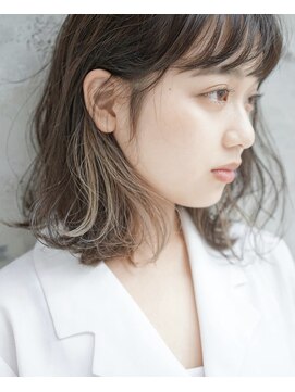 ノエ トトン(noe tton) イメチェン/ホワイトブロンド/外ハネボブ/美髪/名駅16