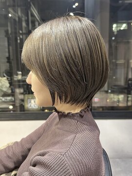 ディーエックス スリー(Dxxxx III) 小顔ショート REI