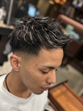 フォーコーナーズカットショップスリーセント 栄(FourCornersCutShop 3/cent) ハイライトフェード