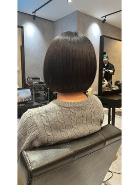 リリス(Lilith) ツヤ感ミニボブ