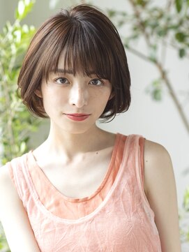 エミュ 表参道 青山(emu) 【emu井上信洋】大人かわいい丸みショートボブ[ペールベージュ]