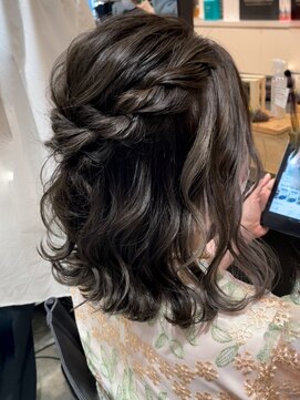 ビヨウシツ ポスタ 結婚式アレンジ