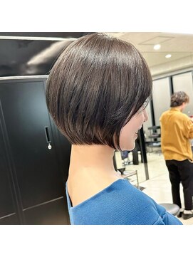 ハルキミナト ジャパン トウキョウ(HARUKI MINATO japan TOKYO) 30代40代50代耳かけショート前髪なしハンサムショートカット