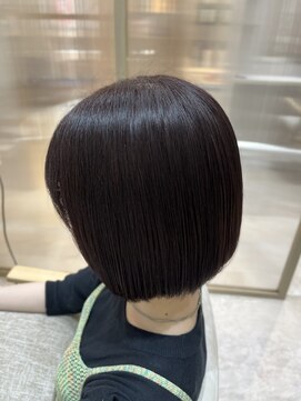 ジーナ 本八幡(Zina) ぷっつりボブ×バイオレットブラウン