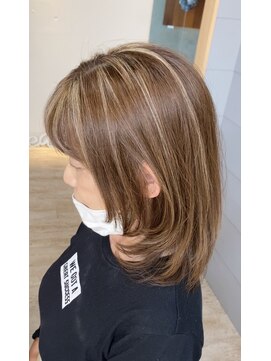 ソイア 春日井店(Soea) 白髪ぼかし 50代ミルクティーグレージュグロスハイライト