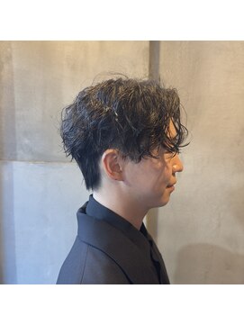 ニマルニーニー バイ ヤスオカ(2022 BY YASUOKA) スパイラルパーマ