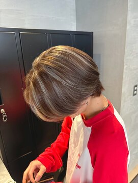 トゥイン 八王子(TWIN) メンズハイライトメッシュ/韓国マッシュ/センターパート