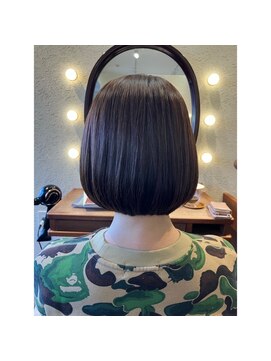 エルサフィロ キタハマ(el zafiro kitahama) 20×30×40代×似合わせカット×襟足スッキリボブ×髪質改善ケア