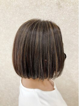 オモテ 町田店(Omote)の写真/白髪ぼかしも好評！カラーをしながら頭皮ケアも◎髪のダメージを最小限に抑えた施術で、理想のカラーに☆