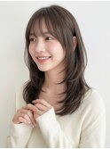 1カールで決まるミディアムレイヤーカット