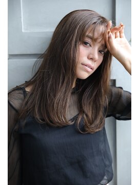 フミ 本店(Fumi) 透けバング × セミウェットロングレイヤー