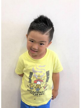 コジック ヘアアンドアイ(Cogic hair & eye) キッズカット可愛いベリーショート☆ソフトモヒカンバリアート