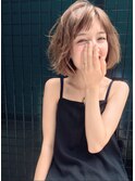 ハニーベージュ_イメチェン美髪外ハネボブホワイトブロンド
