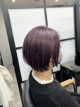 バダス(Badass) ラベンダーカラー、ショートボブ、ショートヘア