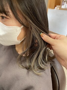 ヘア プロデュース キュオン(hair produce CUEON.) イヤリングカラー×ホワイトベージュ