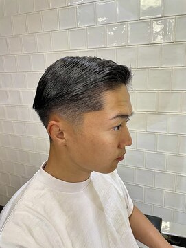 メリケンバーバーショップ フクオカ(MERICAN BARBERSHOP FUK) かきあげナチュラルフェード