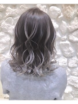 モアナバイヘッドライト 曽根店(Moana by HEADLIGHT) Moanaハイライト#バレイヤージュ#グレーアッシュ