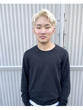 イロ(iro) 金髪ショート◎20代30代