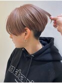 ピンクベージュ丸みショートボブマッシュショートくびれショート