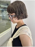 オリーブグレージュ