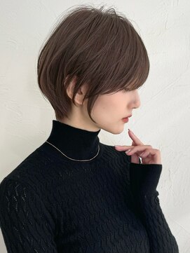 アンド ストーリーズ(&STORIES) 前髪あり耳掛け丸みくびれ大人ショートボブ20代30代40代50代＊