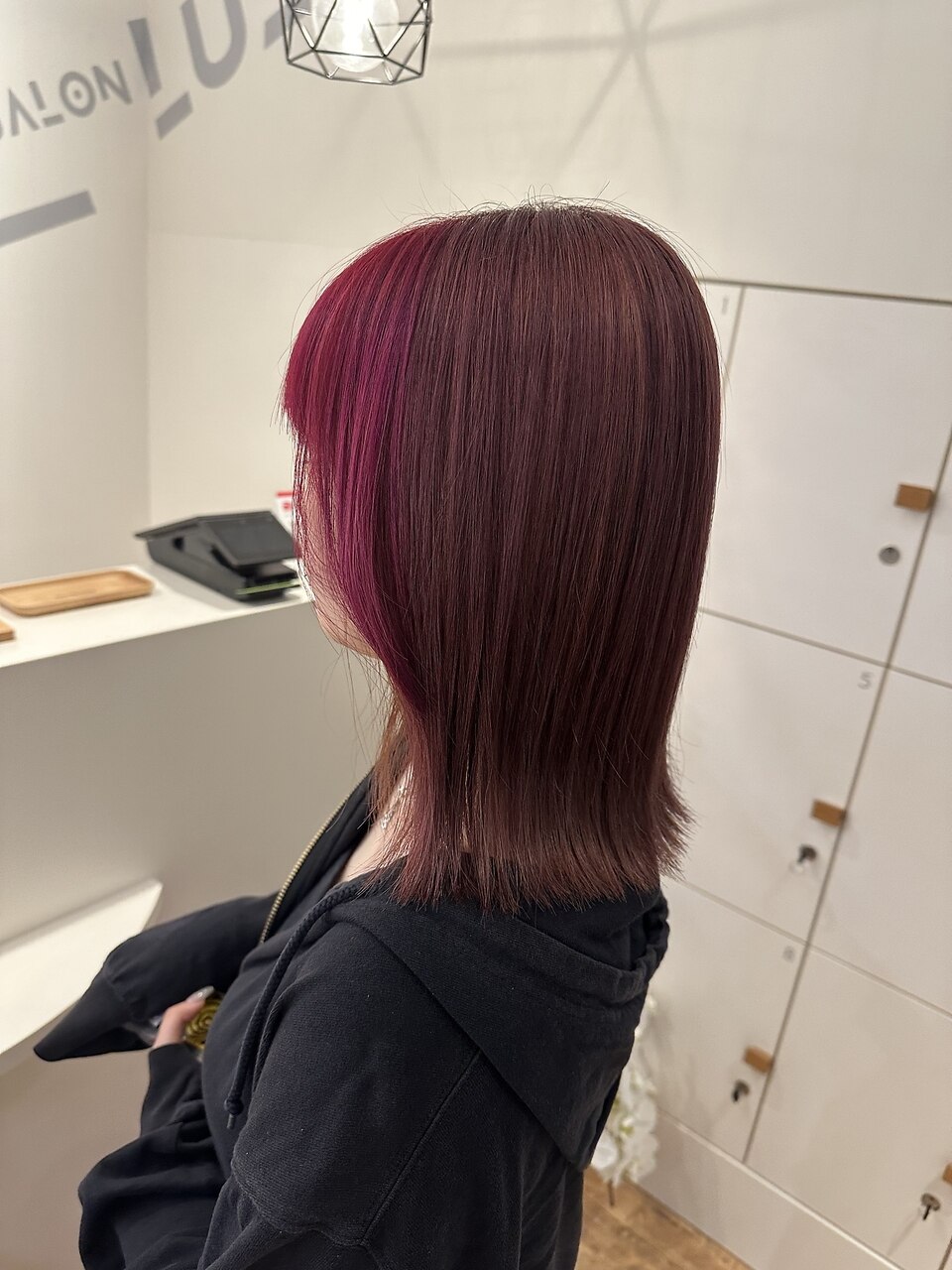 2025年-2026年冬】ツートンカラーの髪型・ヘアアレンジ｜人気順