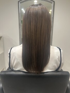 ガーベラ(gerbera) 落ち着いたベージュカラー