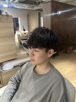 ウノプリールヴァモス(unopulir Vamos) 黒髪無造作パーマ刈り上げ大人メンズヘア