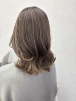 シュシュ(CHOU CHOU) 大人ミディアムくびれレイヤー 大人ハイライト