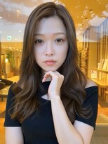 ウエストリー(WESTORY)&nbsp;ロングヘア/ミルクティーグレージュ/かきあげ前髪/20代