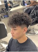 スペインカール　フェード　海外風　メンズパーマ