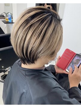 アライブ キチジョウジ(ALIVE Kichijoji) ALIVE吉祥寺 デザインカラーバレイヤージュ外ハネボブローライト