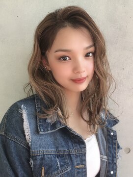 アローナ(ARONA) 存在感抜群！今季の外国人風ハイトーン