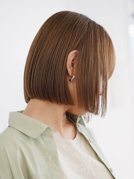 エリマ 調布(elima) 切りっぱなしボブ　ミニボブ　イルミナカラーアッシュベージュ