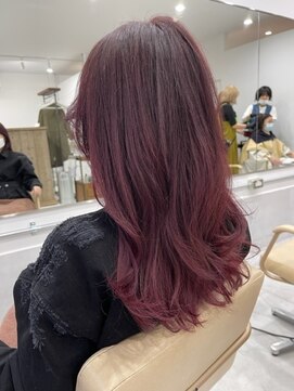 プラグ(Plug) ピンクグラデーションブリーチありロング小顔似あわ合わせカット
