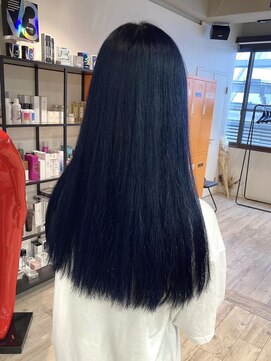 コワファーストナガサキシャンプーボーイ(COIFF1RST NAGASAKI SHAMPOO BOY) ブリーチ1回 ネイビーブルー