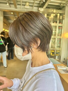 オーガニック リブ 川越(organic+live) 20代30代大人可愛いアッシュショートボブ耳掛け透明感