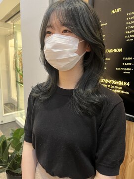 アンヘアー 元町三宮(UNHAIR) カーキアッシュ×ゆるふわウェーブ