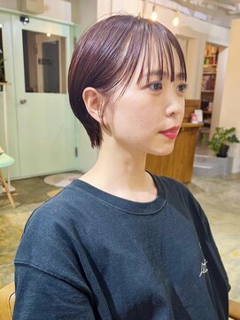 スーハ 恵比寿(SUUHA) ピンクヴァイオレットワインレッドぱっつん前髪大人ショートボブ