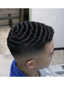 ニューオールド 三軒茶屋(NEW OLD) 相性抜群！濡れパン×フェードカット