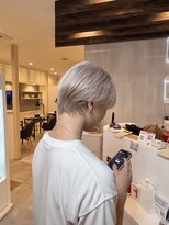 プラス ファースト ヘア(Plus 1st)&nbsp;ホワイトベージュ×ウルフマッシュ