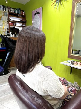 シースティア(siistia) 《ムラのあるベージュ→均一なブラウンへ》