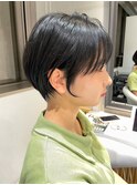 イメチェンショート外ハネボブ美髪ブルーブラックワイドバング