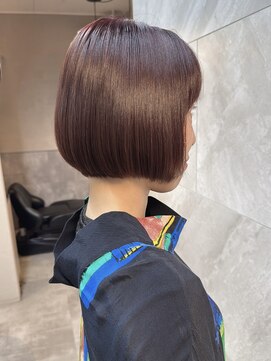 ドゥマン(Demain) 艶感際立つバイオレット｜髪質改善カラーで柔らかく