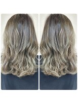 クエロ(Quaero?)&nbsp;バレイヤージュ　シルバーベージュ